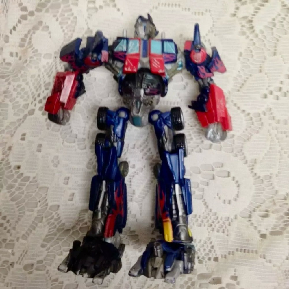 Vintage, Amazing, Black and Red Semi Truck Transformer
