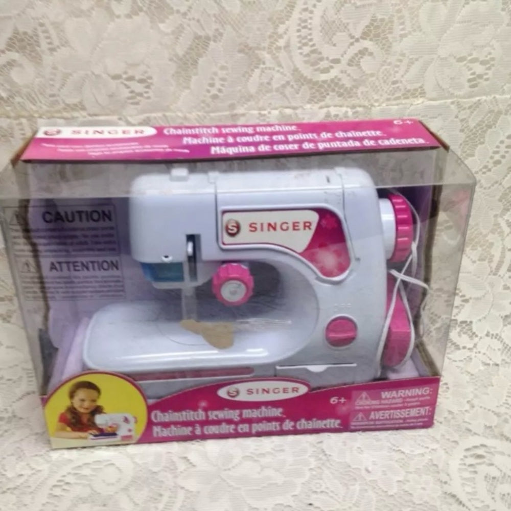 Singer Chainstitch Toy Sewing Machine in Orig. Box 11in x 8in x 5in