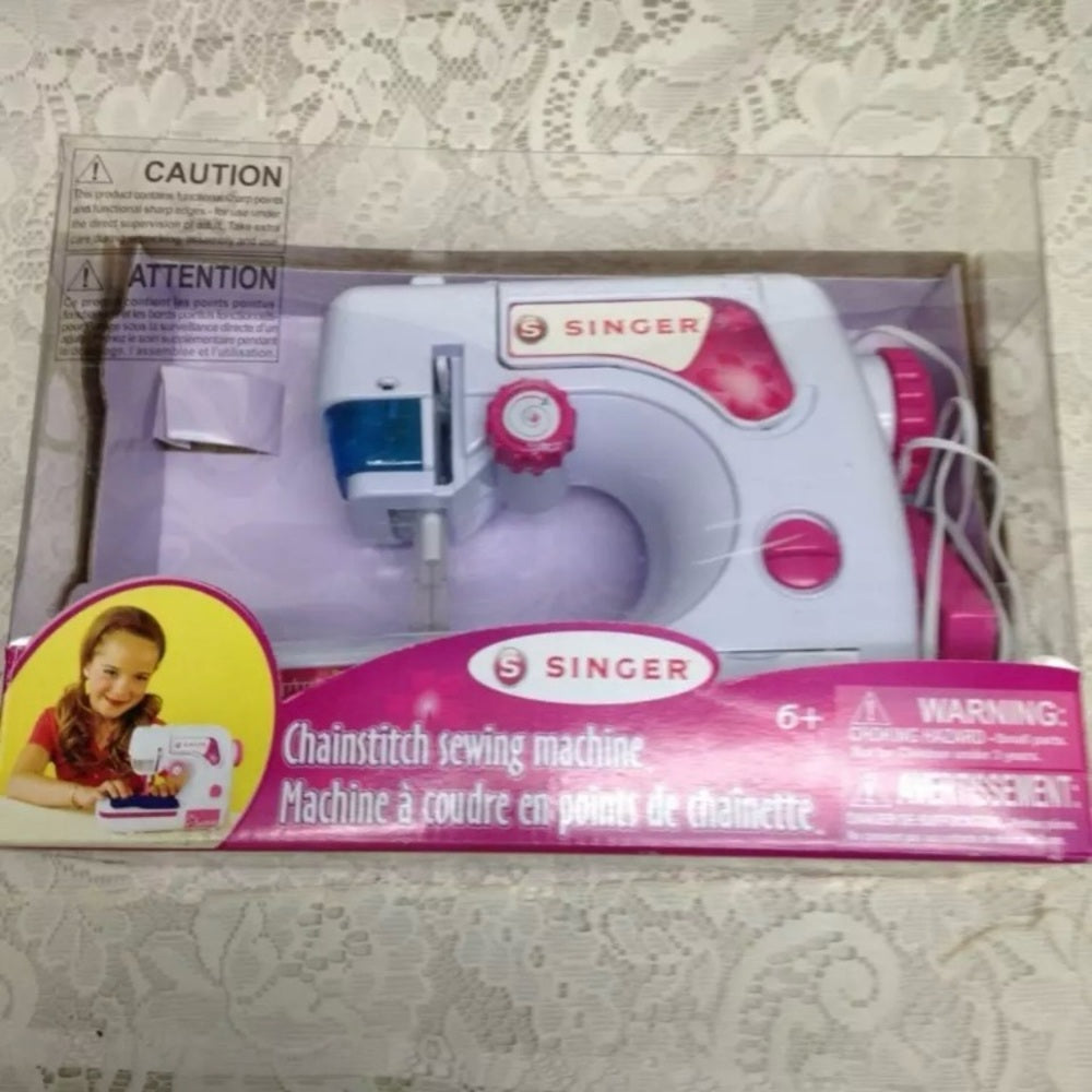 Singer Chainstitch Toy Sewing Machine in Orig. Box 11in x 8in x 5in