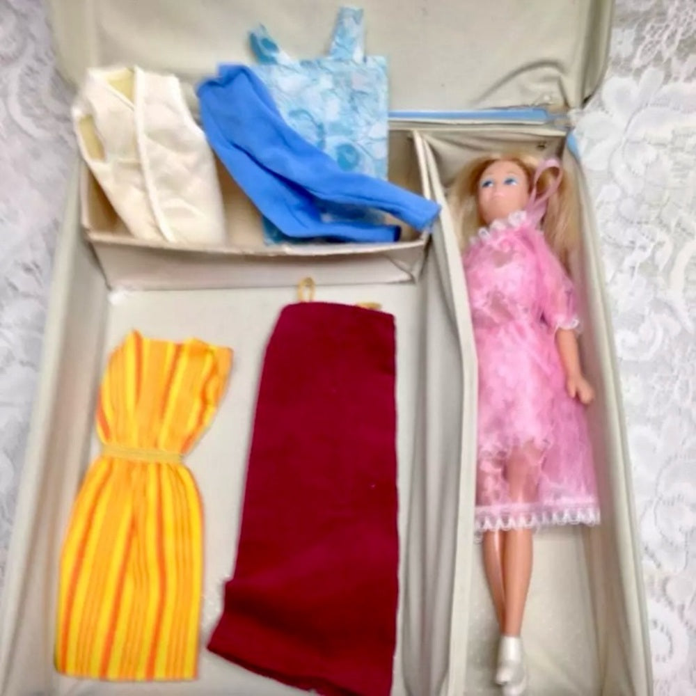 1963 Vintage Blue Vinyl Midge - Barbies Best Friend Carrying Case with Doll