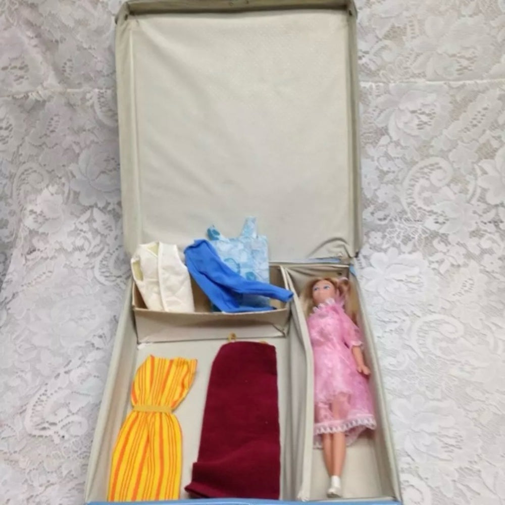 1963 Vintage Blue Vinyl Midge - Barbies Best Friend Carrying Case with Doll