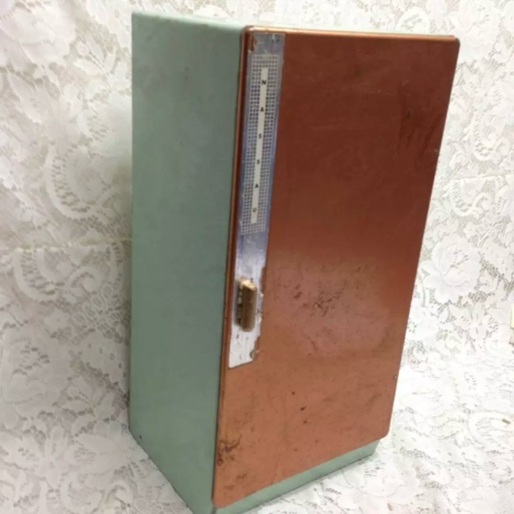 Vintage Nasau Tin Childs Toy Refrigerator 15in x 7.5in x 6.5in(J0821) This is a