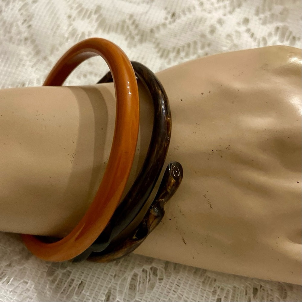 Lot of 5 Vintage, Lucite, Tiger’s Eye, Bakelite Bangles and Rings