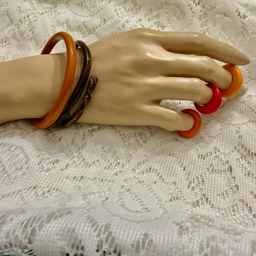 Lot of 5 Vintage, Lucite, Tiger’s Eye, Bakelite Bangles and Rings