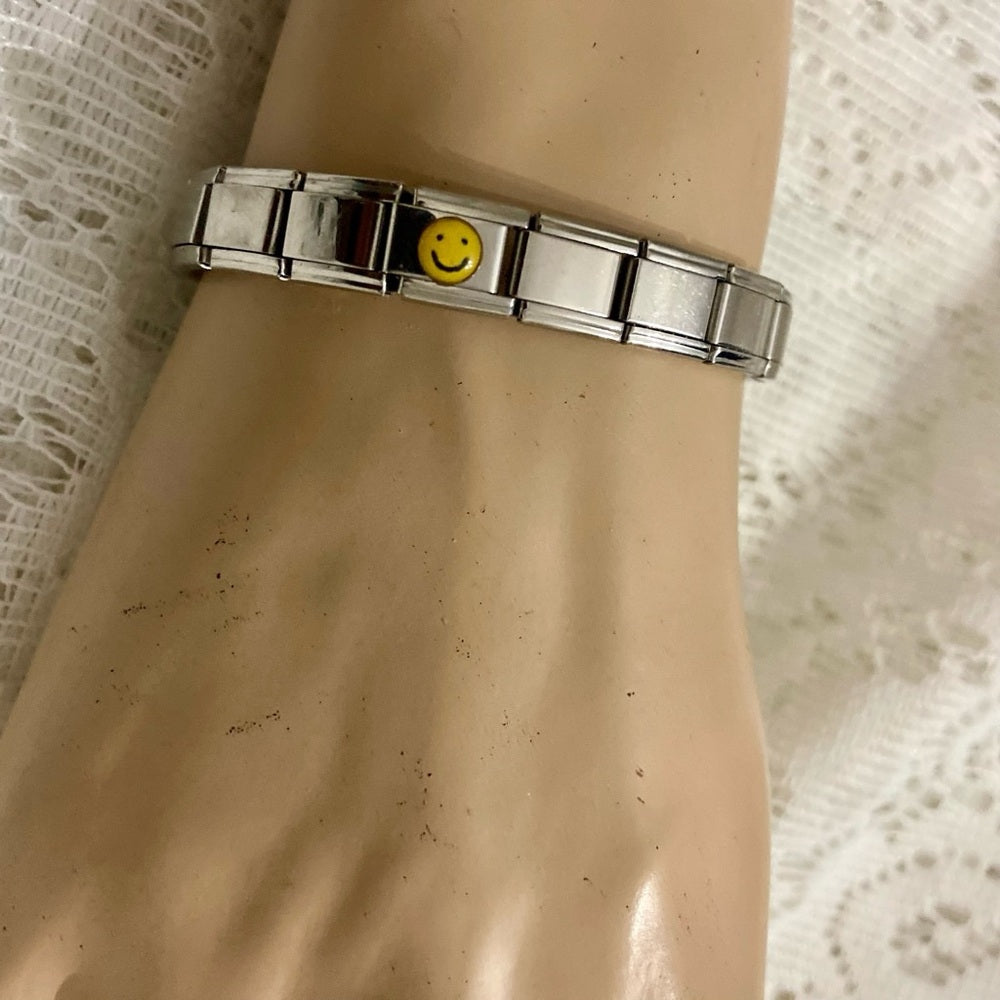 Vintage, D’LinkQ Smiley Silver Tone Stretchable Bracelet