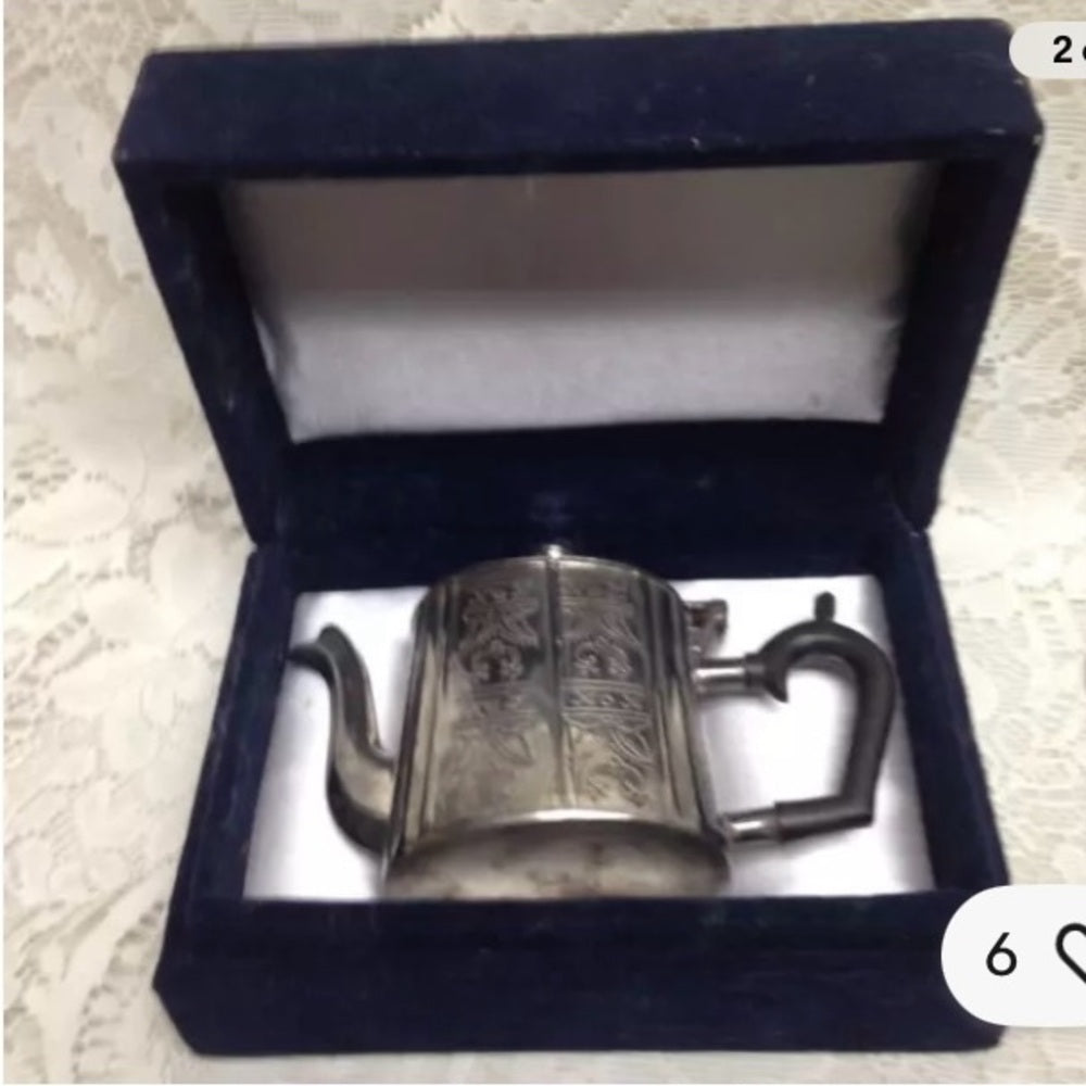 Intl. Silver Paul Revere Collectible Teapot Reproduction C1800 4in x 6in x 2.5in