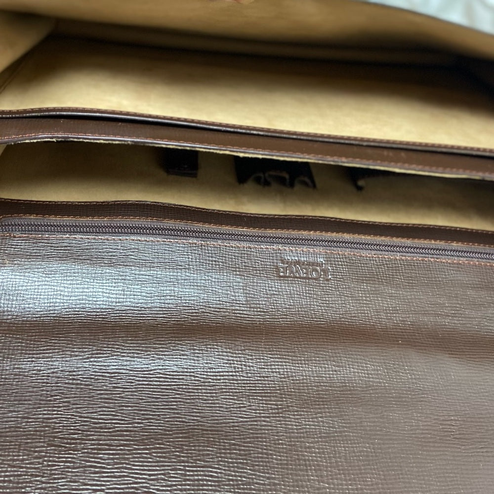 Authentic, Loewe, Uni-sex Brown Leather Double Gusset Briefcase with Orig. Key