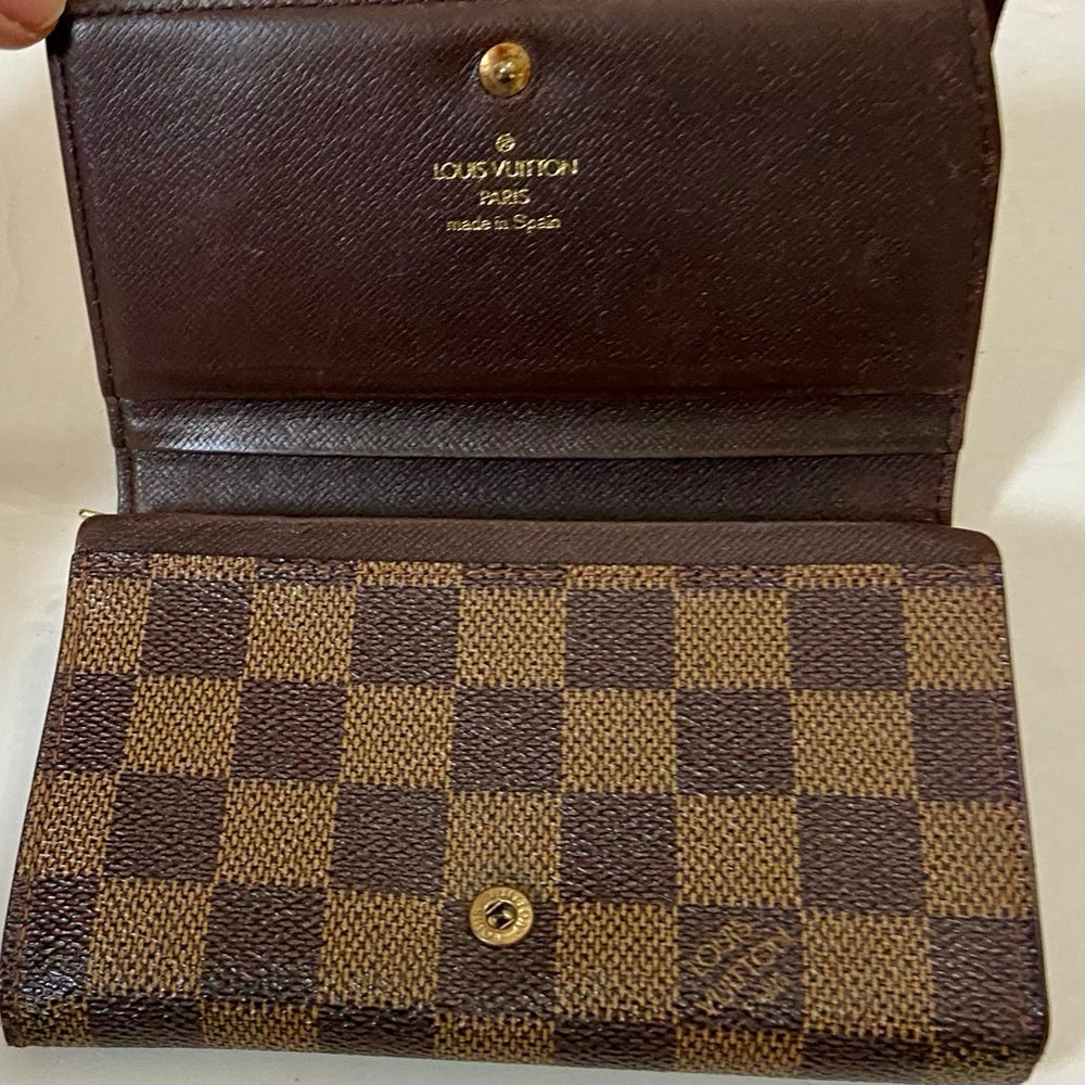 Louis Vuitton, Damier Ebene Tresor Bi-Fold Zip Wallet 5.5in x 4in (MI091…