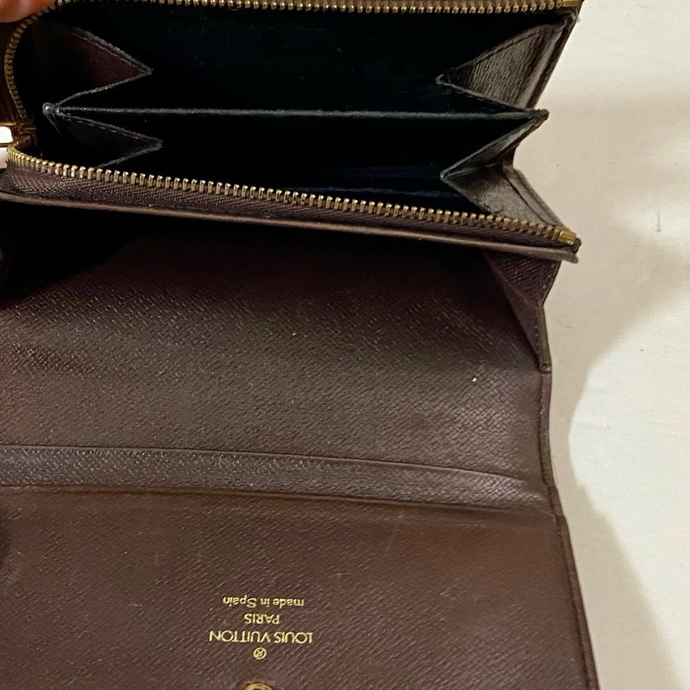Louis Vuitton, Damier Ebene Tresor Bi-Fold Zip Wallet 5.5in x 4in (MI091…