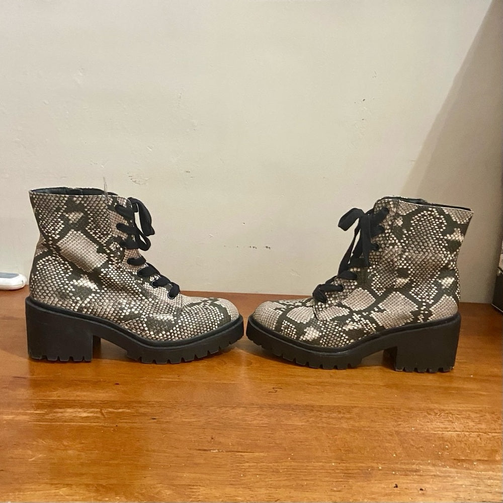 Faux Leather Snakeskin Zip Boots Gray and Black Size 8.5