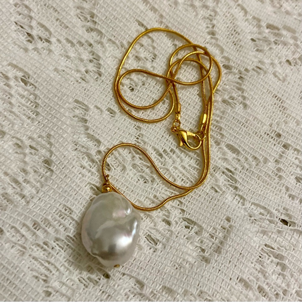 Stunning Genuine Baroque Pearl Pendant w/ 18in Gold Plated Snake Chain Necklace