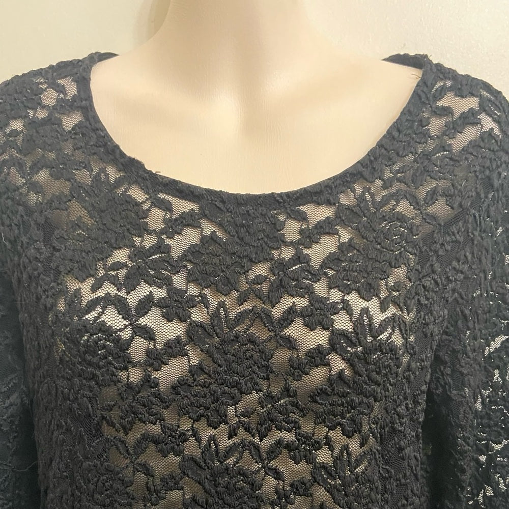 Forever 21 Stretchable Black Lace Long Sleeves Pullover (M-L)