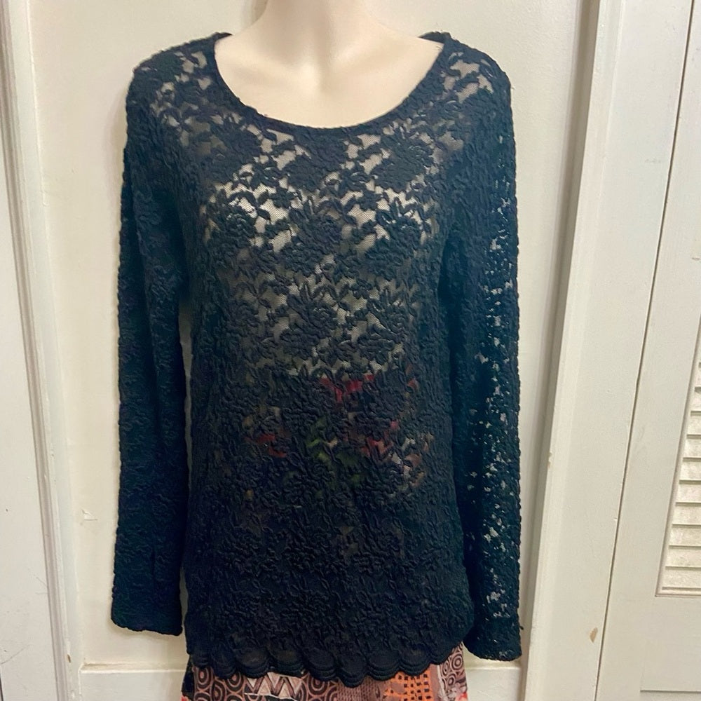 Forever 21 Stretchable Black Lace Long Sleeves Pullover (M-L)