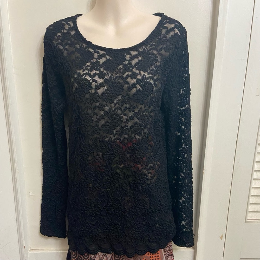 Forever 21 Stretchable Black Lace Long Sleeves Pullover (M-L)