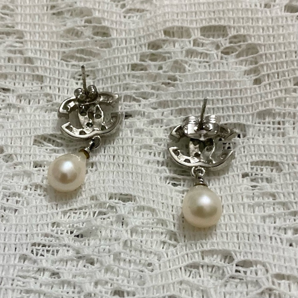 Vintage Chanel 925- Sterling -Pearl Dangling Earrings 1in x 1/2in