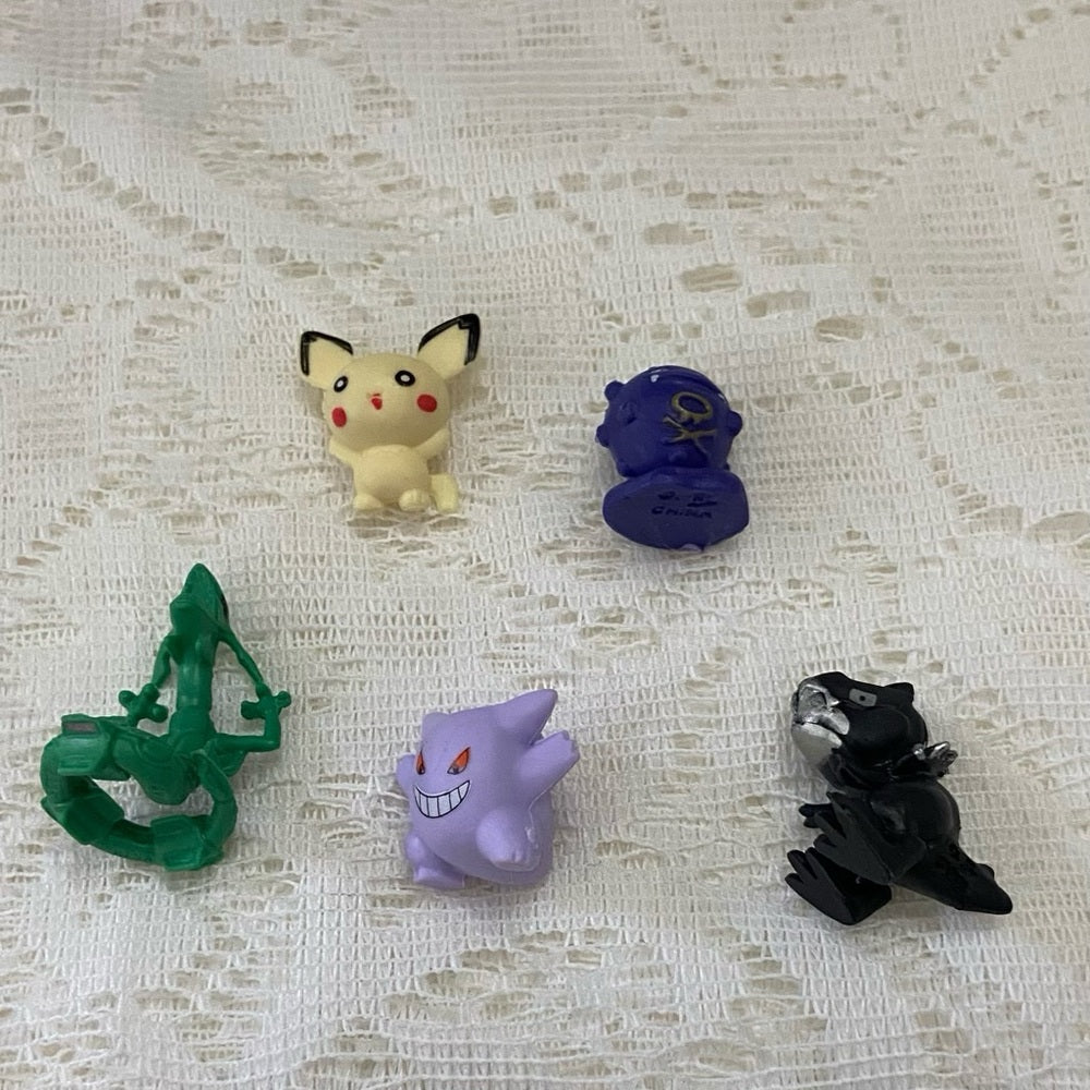 Lot DD- 12pc Lot : 2 Gold Fan Arts Cards, 5 Pokemon Cards and 5 Pokémon F…