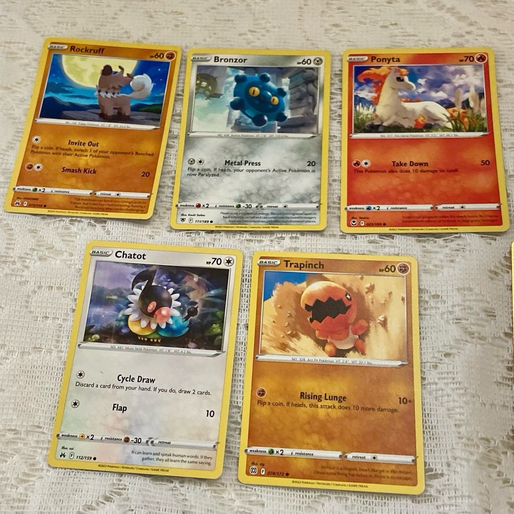 Lot EE- 12pc Lot : 2 Gold Fan Arts Cards, 5 Pokemon Cards and 5 Pokémon F…