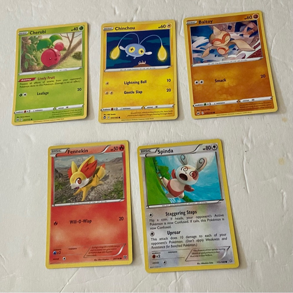 Lot FF-12pc Lot : 2 Gold Fan Arts Cards, 5 Pokemon Cards and 5 Pokémon …