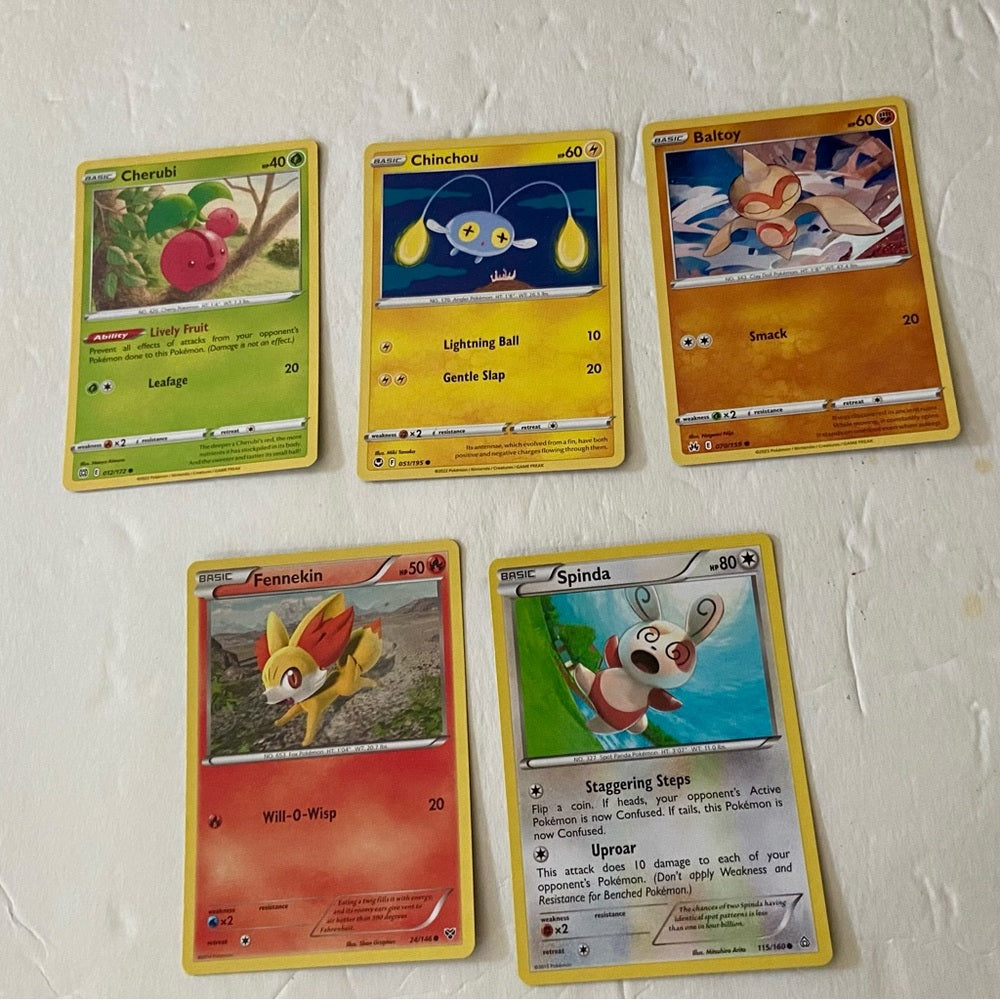 Lot FF-12pc Lot : 2 Gold Fan Arts Cards, 5 Pokemon Cards and 5 Pokémon …