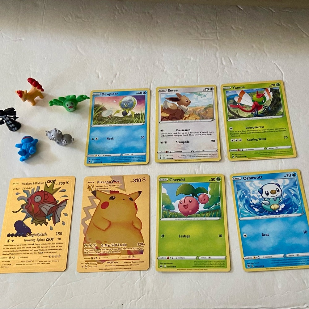 Lot GG: 12pc Lot : 2 Gold Fan Arts Cards, 5 Pokemon Cards and 5 Pokémon…