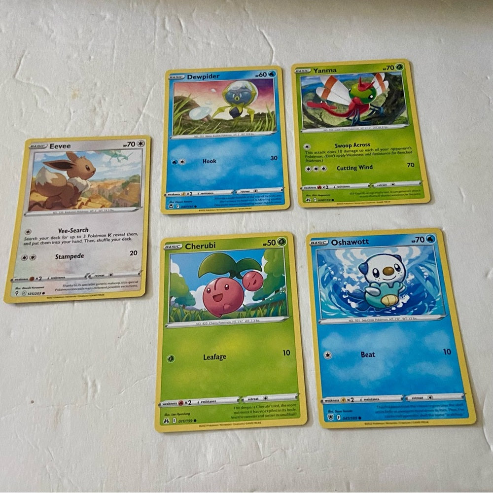 Lot GG: 12pc Lot : 2 Gold Fan Arts Cards, 5 Pokemon Cards and 5 Pokémon…
