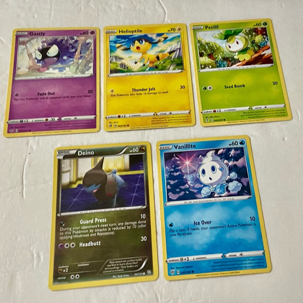 Lot HH-12pc Lot : 2 Gold Fan Arts Cards, 5 Pokemon Cards and 5 Pokémon …