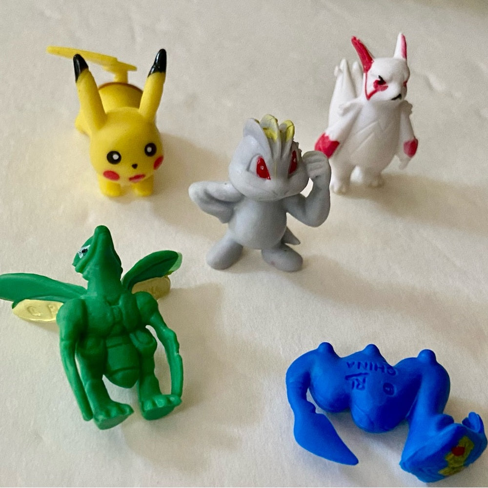 Lot HH-12pc Lot : 2 Gold Fan Arts Cards, 5 Pokemon Cards and 5 Pokémon …