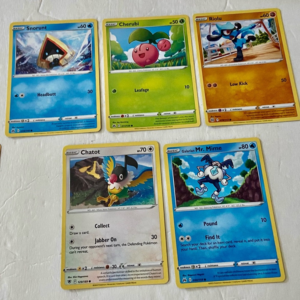 Lot JJ: 12pc Lot : 2 Gold Fan Arts Cards, 5 Pokemon Cards and 5 Pokémon F…