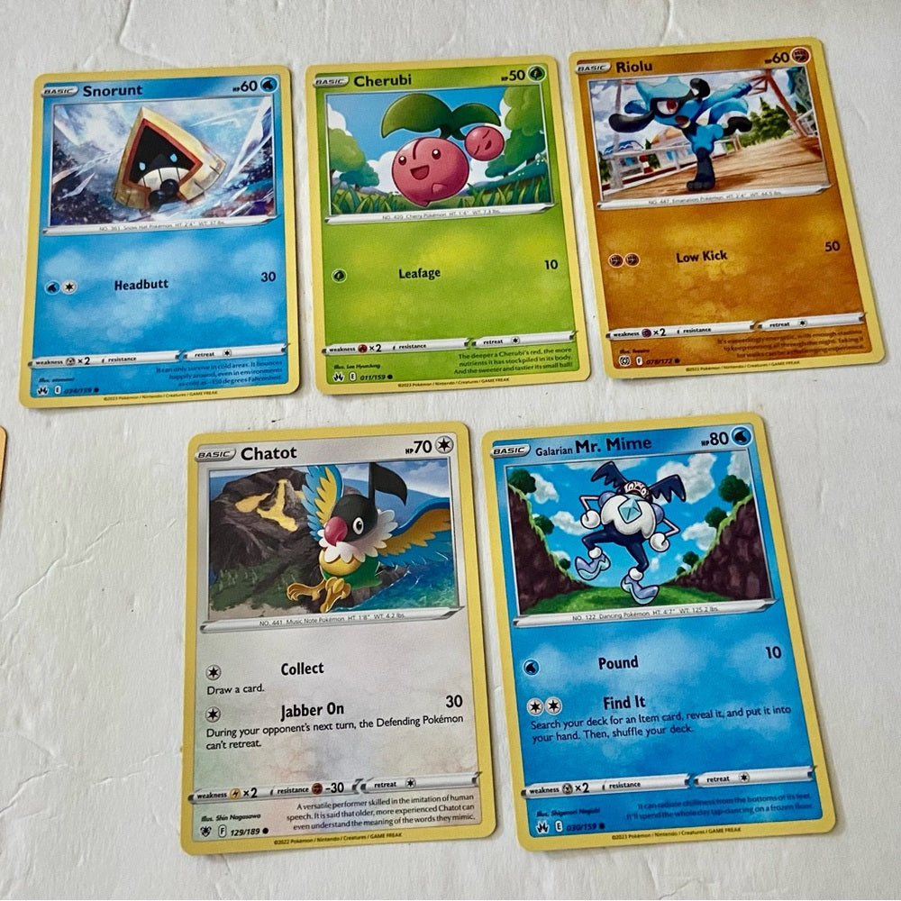 Lot JJ: 12pc Lot : 2 Gold Fan Arts Cards, 5 Pokemon Cards and 5 Pokémon F…