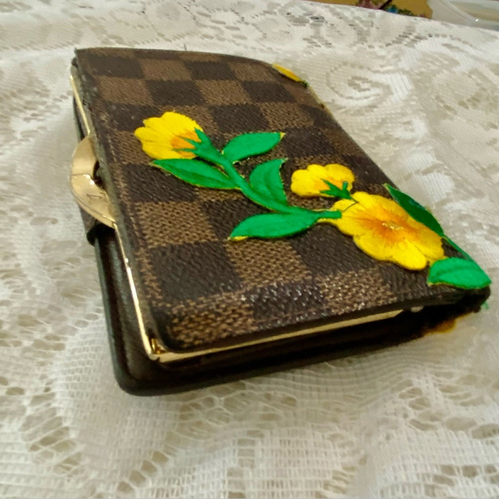 Vintage Louis Vuitton Damier Ebene Kisslock Compact Wallet 5in x 4in
