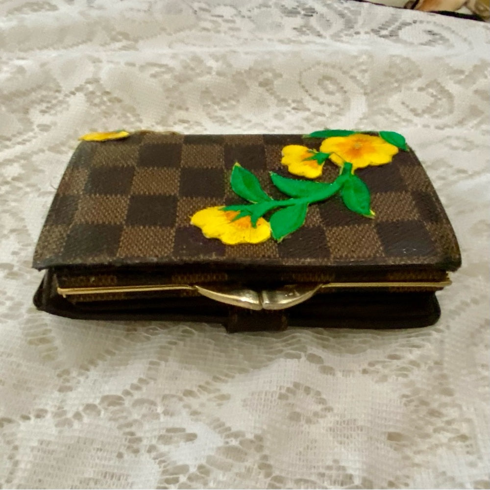Vintage Louis Vuitton Damier Ebene Kisslock Compact Wallet 5in x 4in