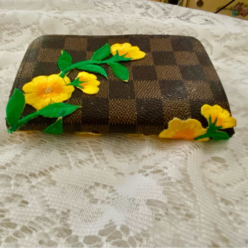 Vintage Louis Vuitton Damier Ebene Kisslock Compact Wallet 5in x 4in