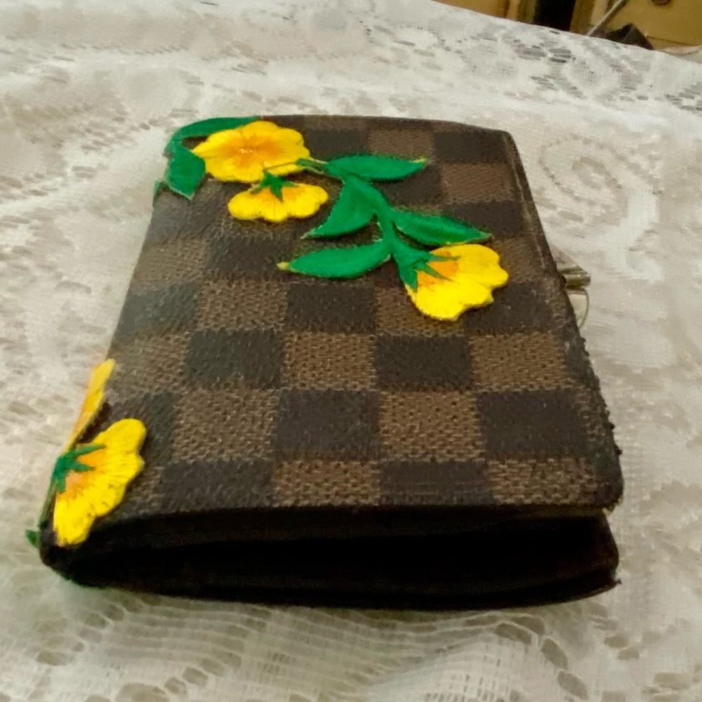 Vintage Louis Vuitton Damier Ebene Kisslock Compact Wallet 5in x 4in