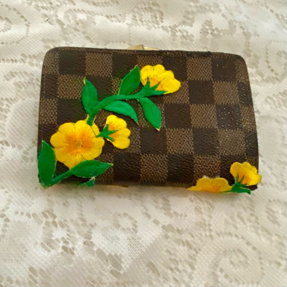 Vintage Louis Vuitton Damier Ebene Kisslock Compact Wallet 5in x 4in