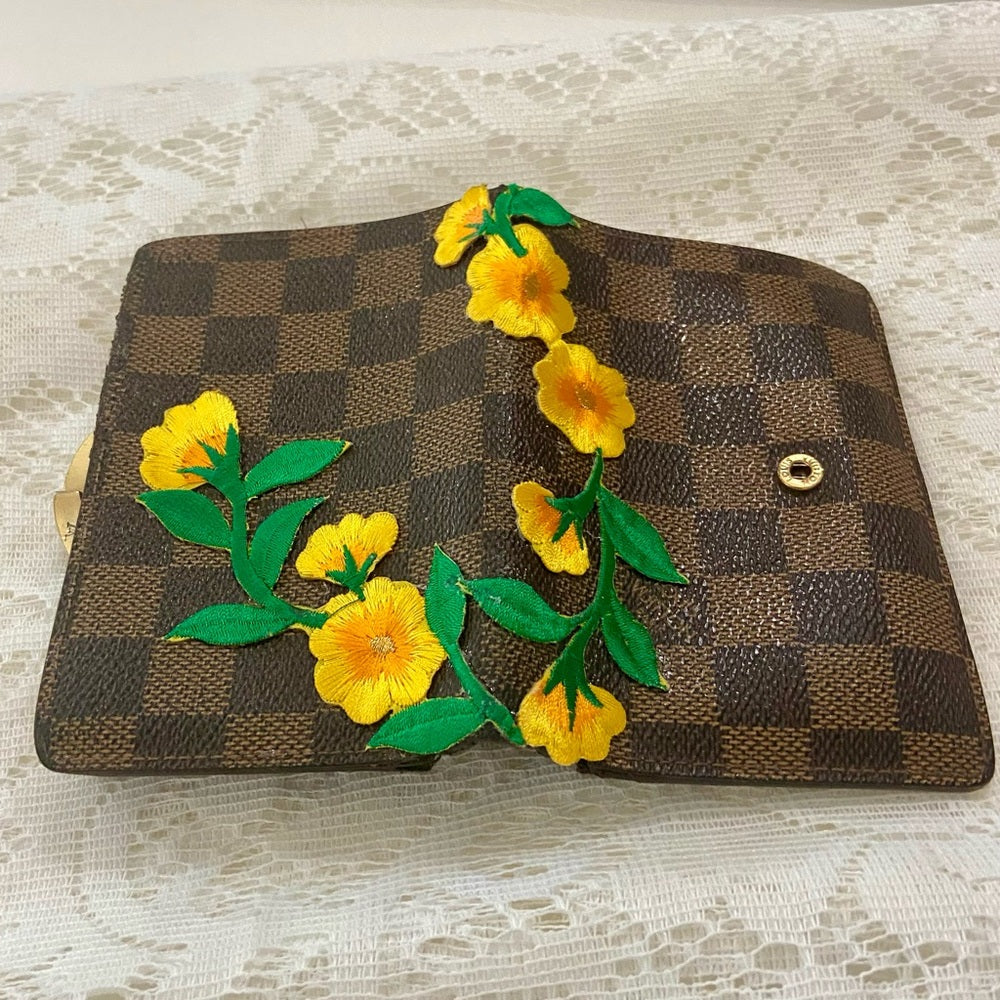 Vintage Louis Vuitton Damier Ebene Kisslock Compact Wallet 5in x 4in