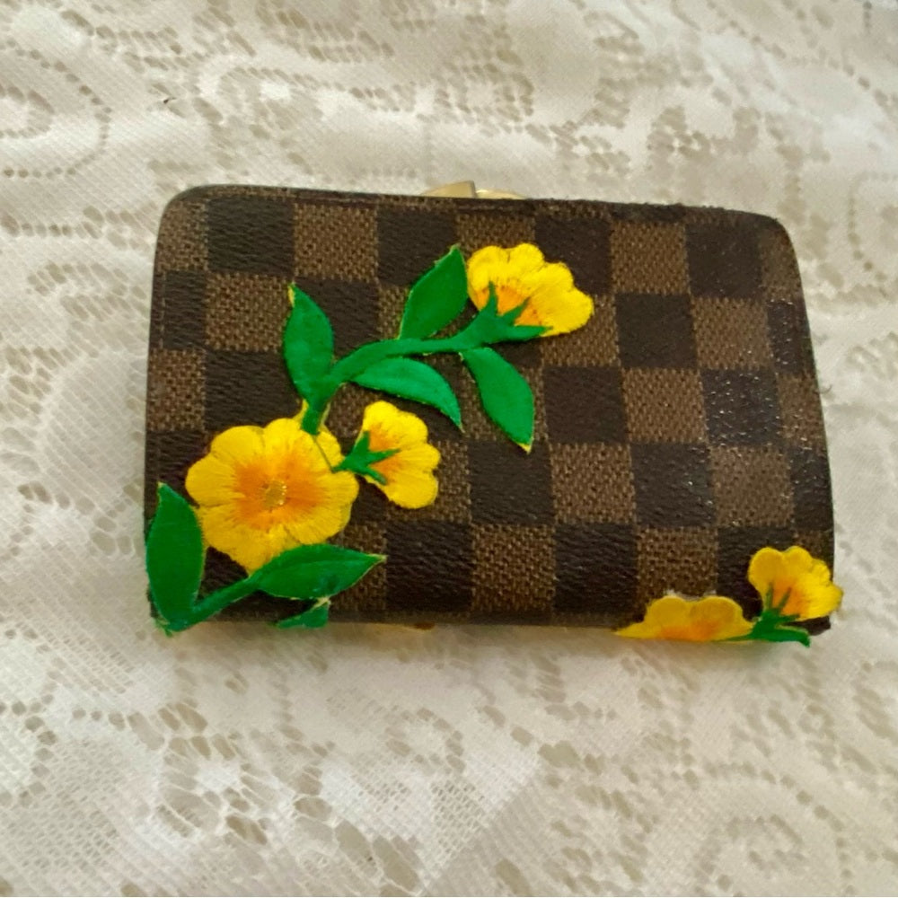 Vintage Louis Vuitton Damier Ebene Kisslock Compact Wallet 5in x 4in
