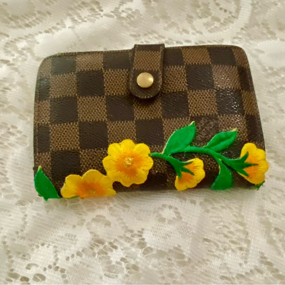 Vintage Louis Vuitton Damier Ebene Kisslock Compact Wallet 5in x 4in