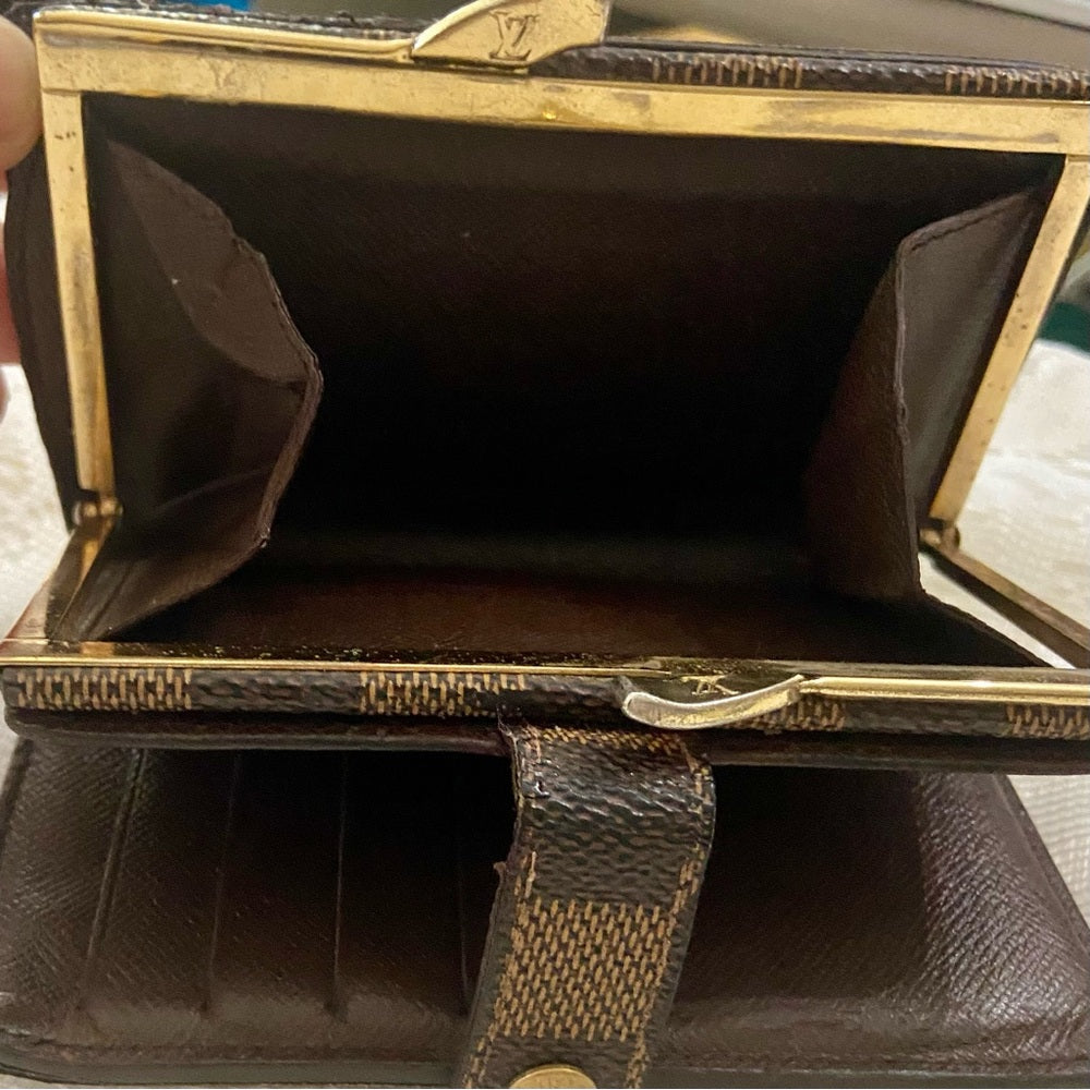 Vintage Louis Vuitton Damier Ebene Kisslock Compact Wallet 5in x 4in