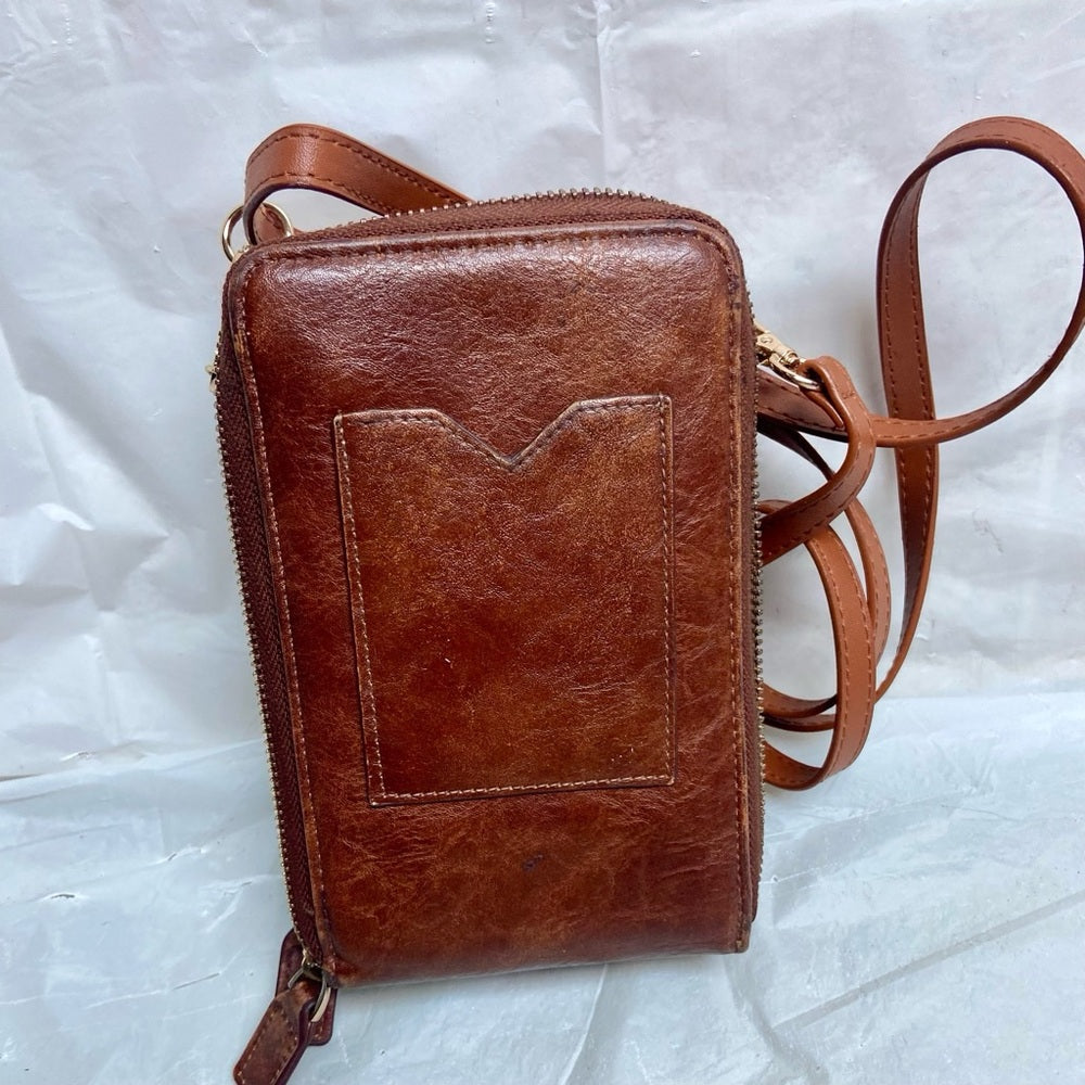 Vintage Cluci Brown Leather 3-Zippy Compartments Crossbody