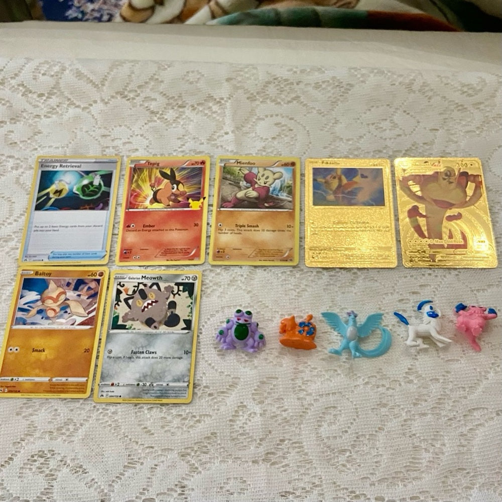 Lot NN: 12pc Lot : 2 Gold Fan Arts Cards, 5 Pokemon Cards and 5 Pokémon …