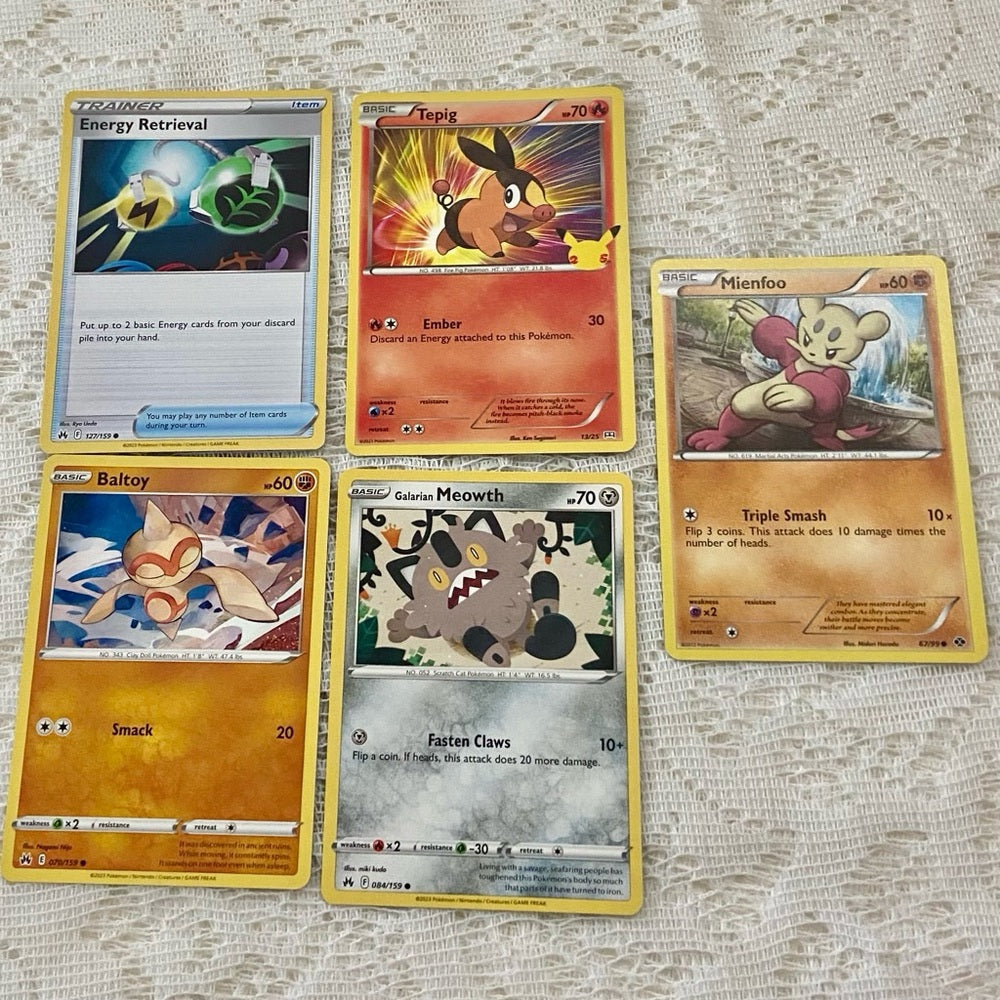Lot NN: 12pc Lot : 2 Gold Fan Arts Cards, 5 Pokemon Cards and 5 Pokémon …