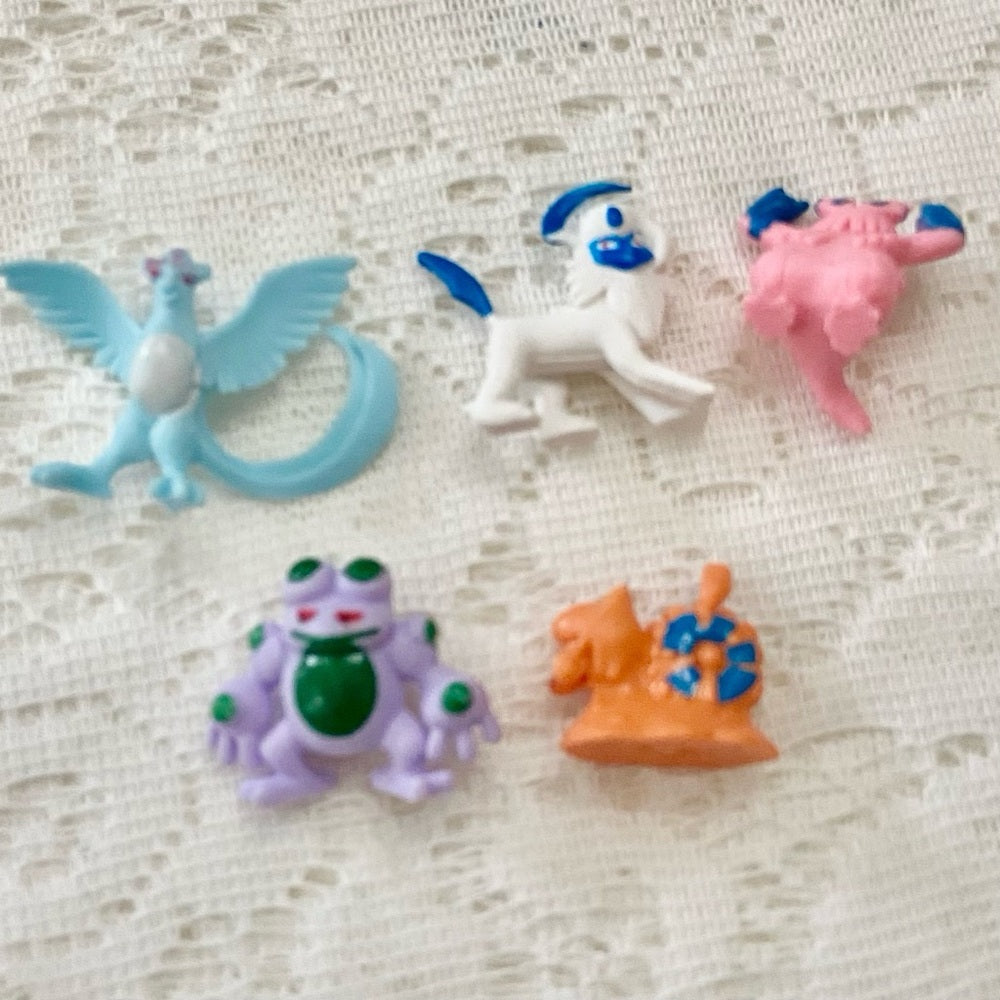 Lot NN: 12pc Lot : 2 Gold Fan Arts Cards, 5 Pokemon Cards and 5 Pokémon …