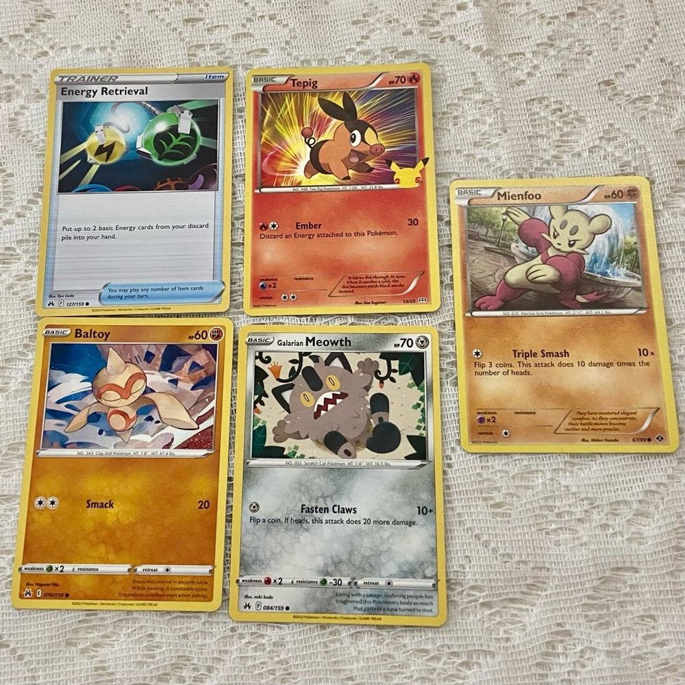 Lot NN: 12pc Lot : 2 Gold Fan Arts Cards, 5 Pokemon Cards and 5 Pokémon …