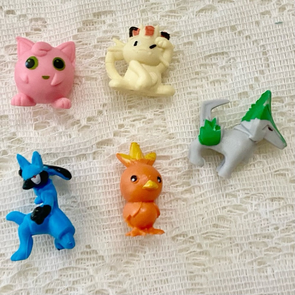Lot YY: 12pc Lot : 2 Gold Fan Arts Cards, 5 Pokemon Cards and 5 Pokémon …