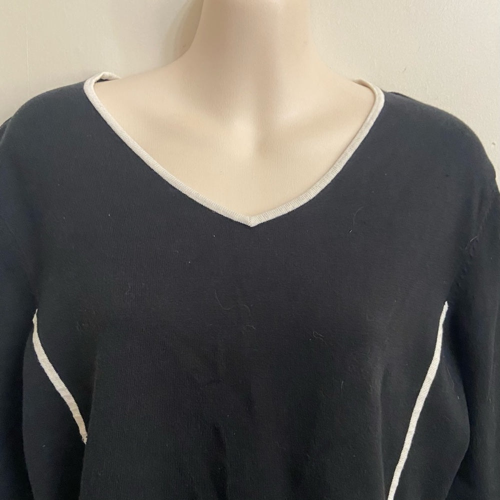 Investment Black with White Trim 3/4 Sleeves Blouse (L)