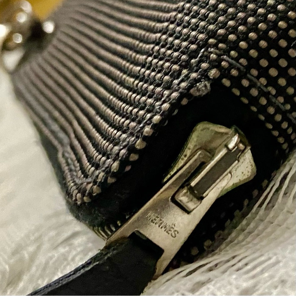 Hermes Her Line Gray Zip-Around Wallet -Agenda Day Planner Crossbody
