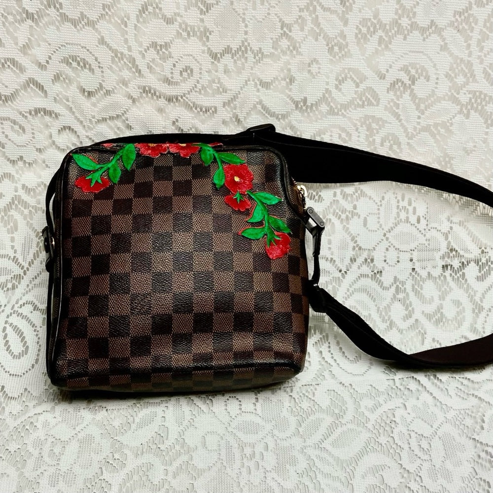 Vintage Louis Vuitton Damier Messenger Crossbody Bag 8in x8in x 3in (MI4087)
