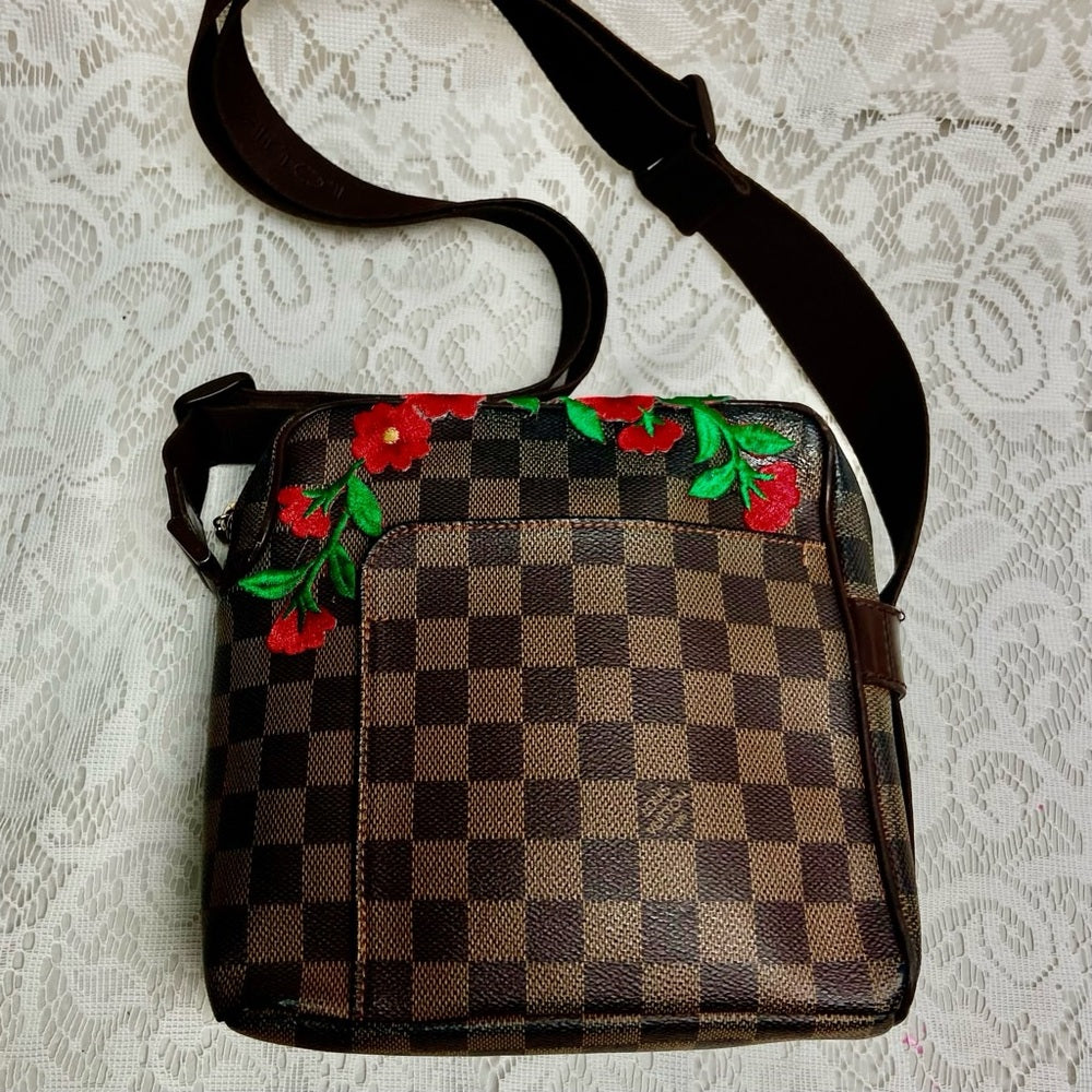 Vintage Louis Vuitton Damier Messenger Crossbody Bag 8in x8in x 3in (MI4087)