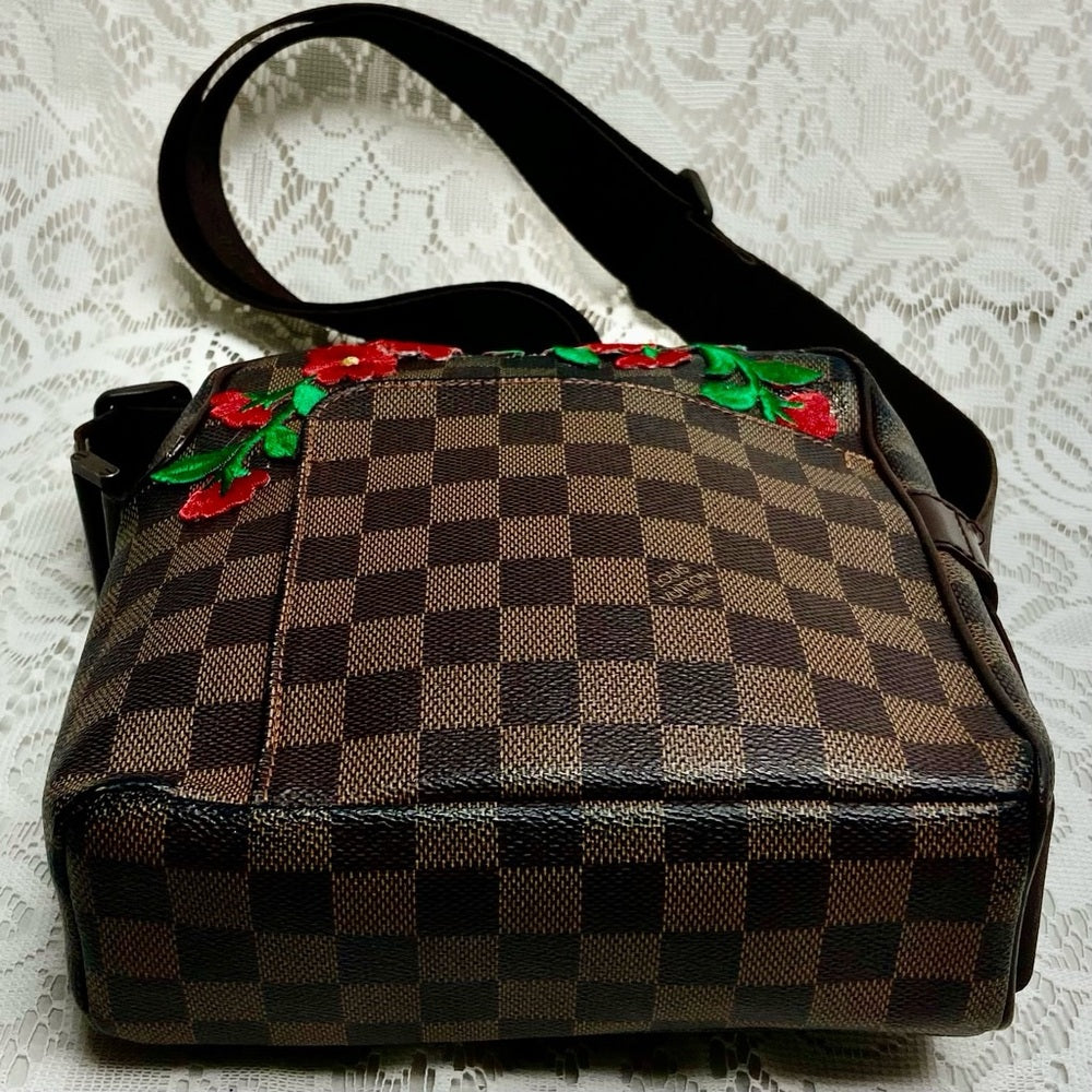 Vintage Louis Vuitton Damier Messenger Crossbody Bag 8in x8in x 3in (MI4087)