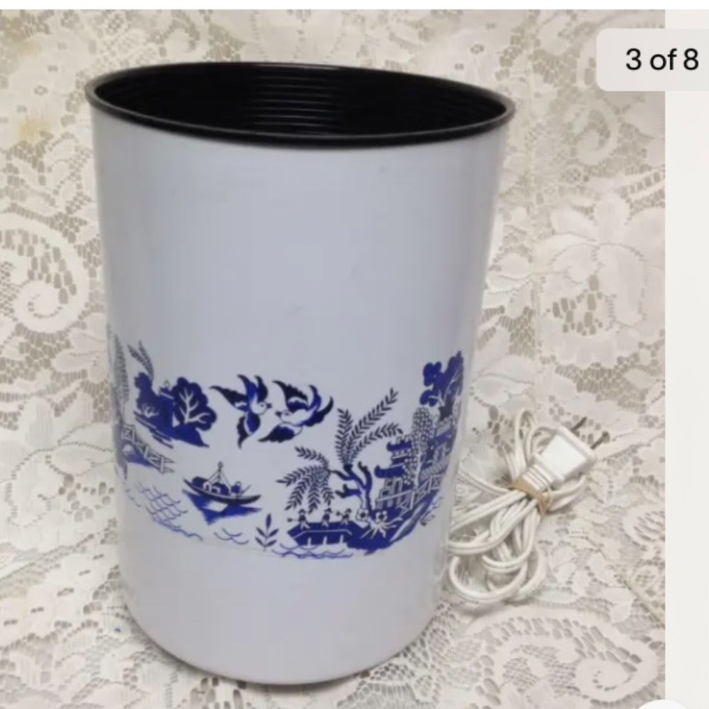 Vintagel, Mushroom, Cylindrical Blue Willow Electric Table lamp 12.5inx6in